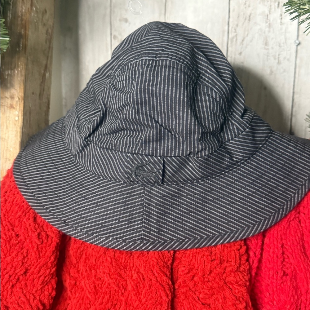LACOSTE CROCODILE LOGO BLK/WHT STRIPED BUCKET HAT WHITE SIZE 1